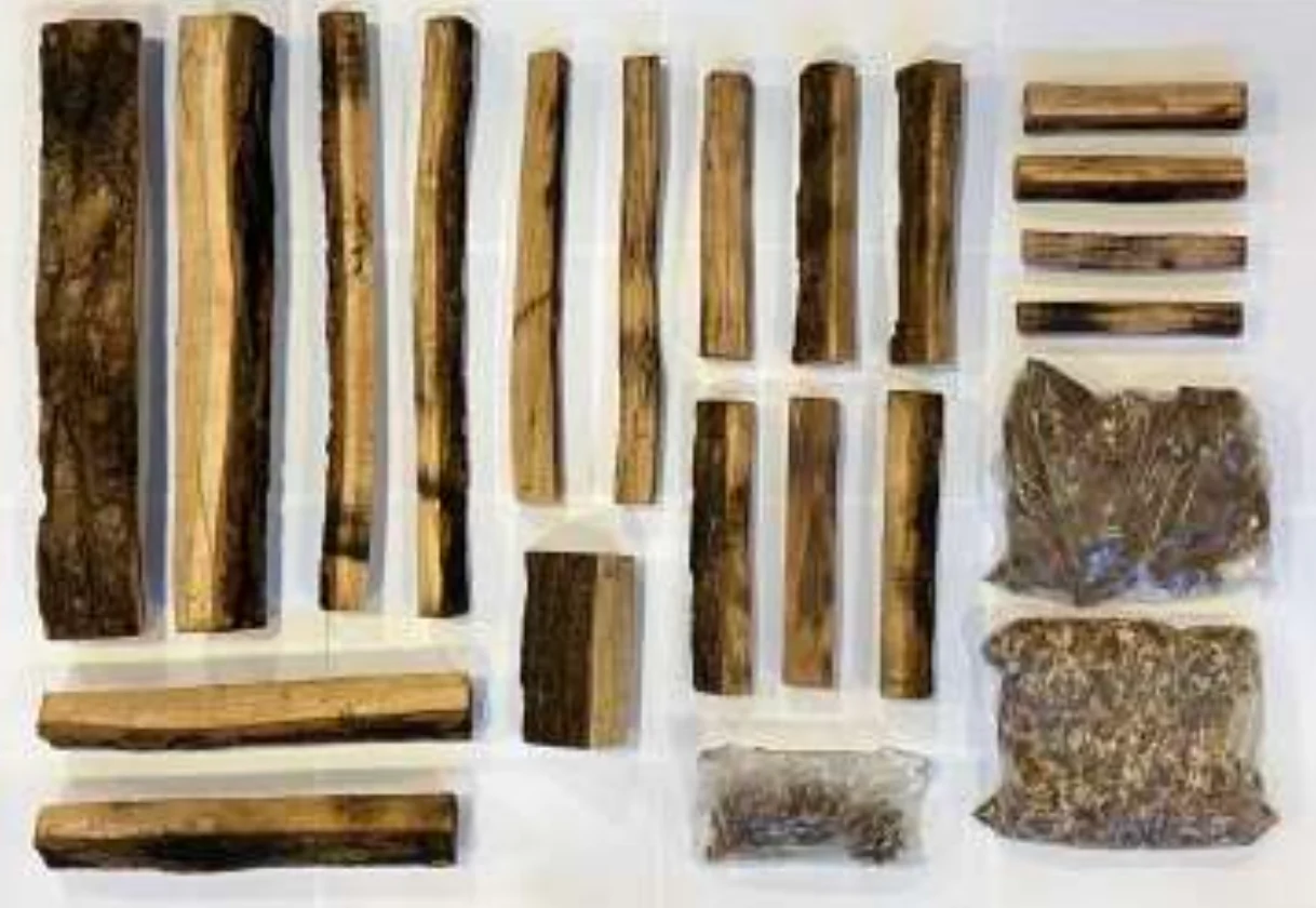 Amantii 19 Piece Timberlux Real Wood Log Set