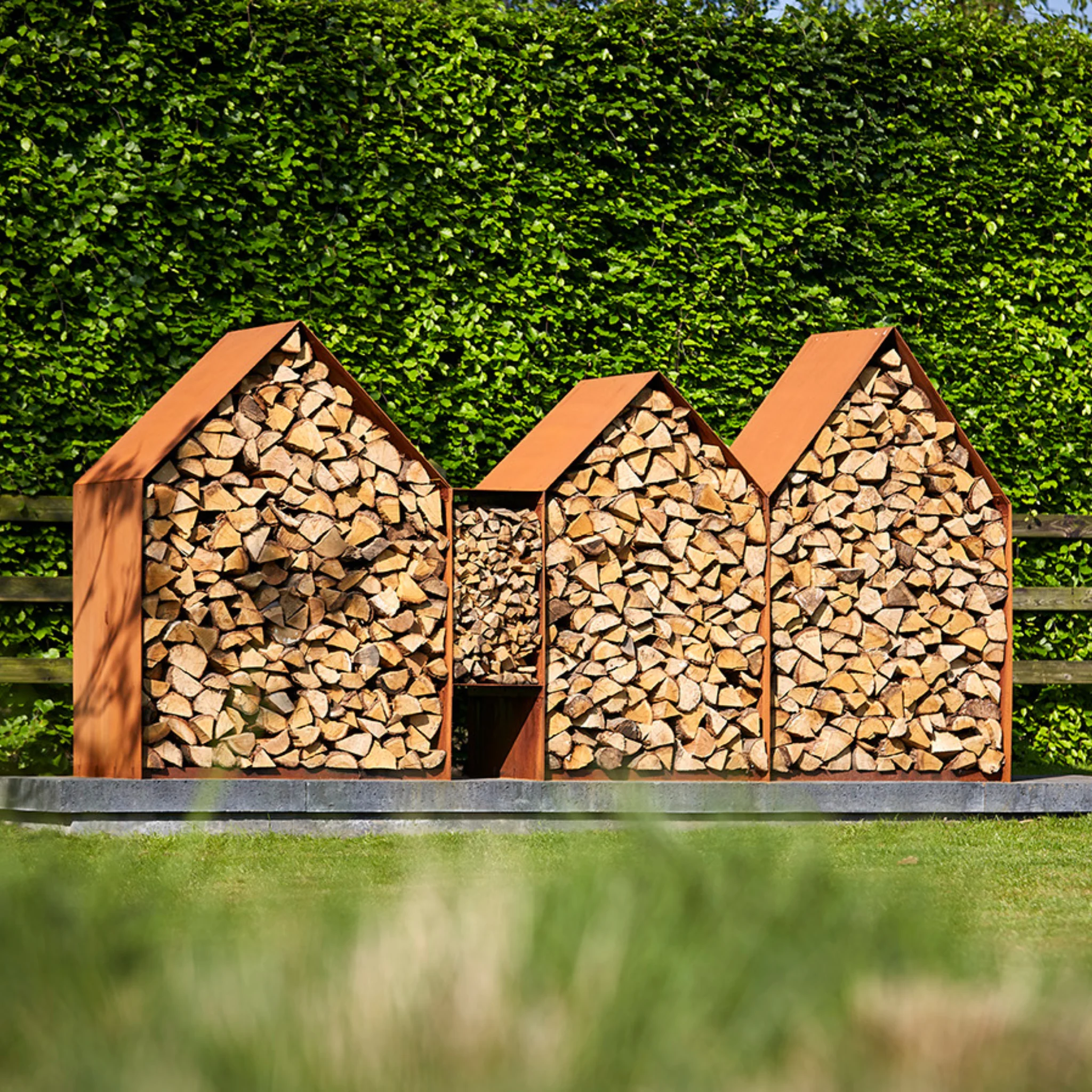RB73 Bruges 3 Houses Wood Storage